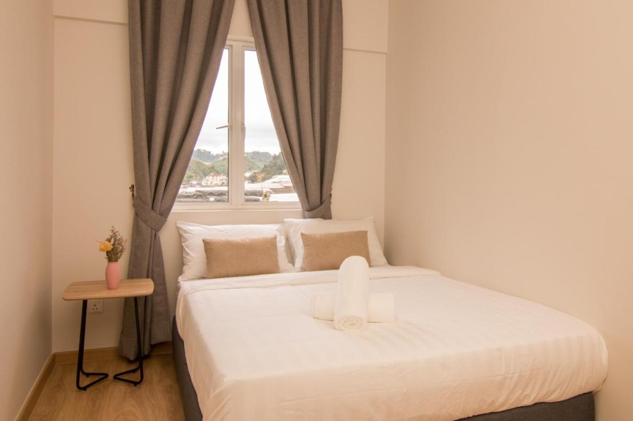 Gorgeous Sunset & Tea Plantation View-Premium Hotel Bed Kampung Kuala Terla Exterior photo